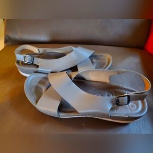 Leather Comfort Flex Sandals Gray Size 10